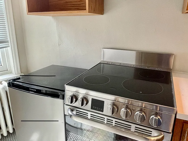 Compact Refrigerator/Freezer