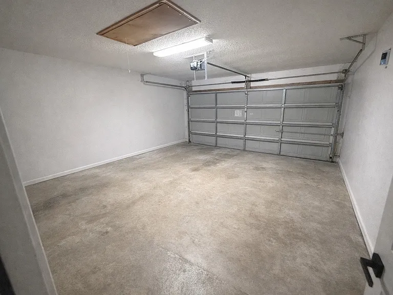 3376 International Village Dr W — Photo 16