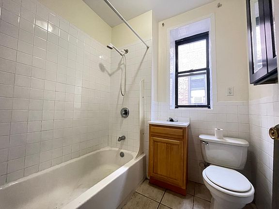 3rd image of 318 Fairmount Ave #11E
