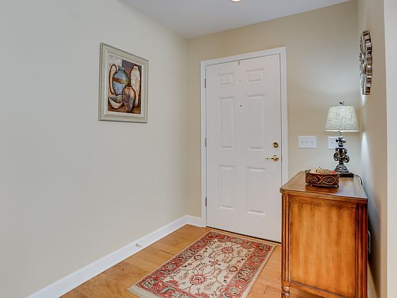4th image of 228 Harvest Ln