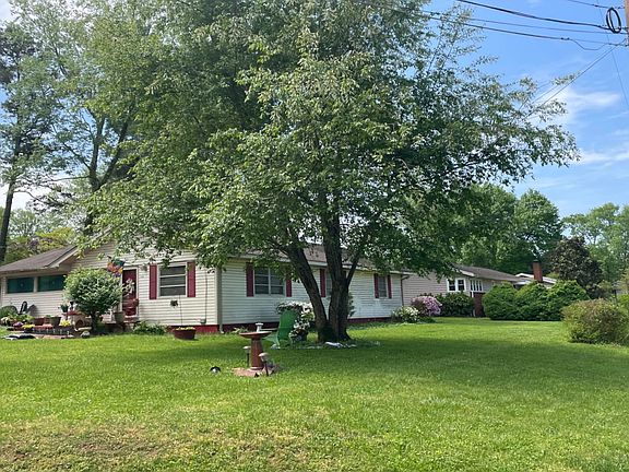 3rd image of 1428 Glenoaks Dr