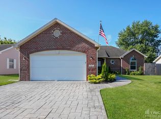 925 Cambridge Ln, Edinburgh, IN 46124