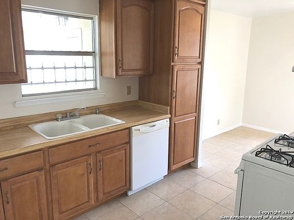 3rd image of 214 Croesus Ave