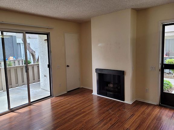 4th image of 2829 S Fairview St Unit G