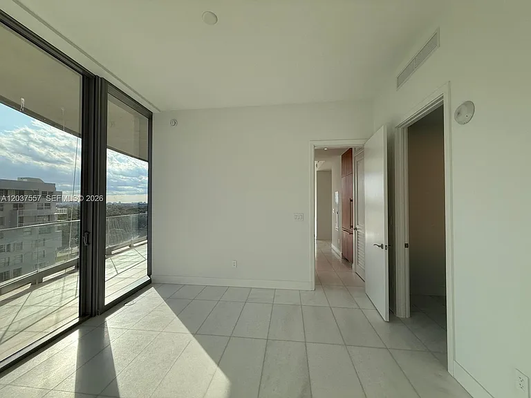 175 SE 25th Rd #903 — Photo 7