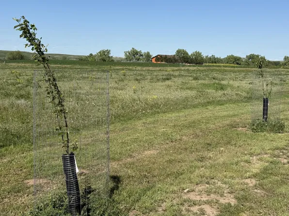 4 Wild West Pl, Belle Fourche, SD 57717