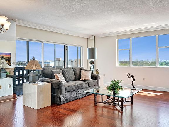 5th image of 4001 Hillcrest Dr APT 817