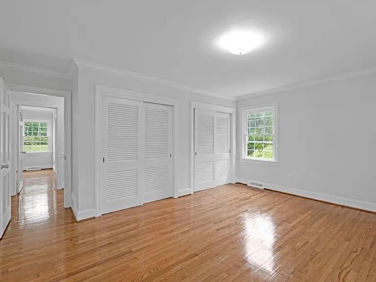 306 Granville Dr — Photo 22