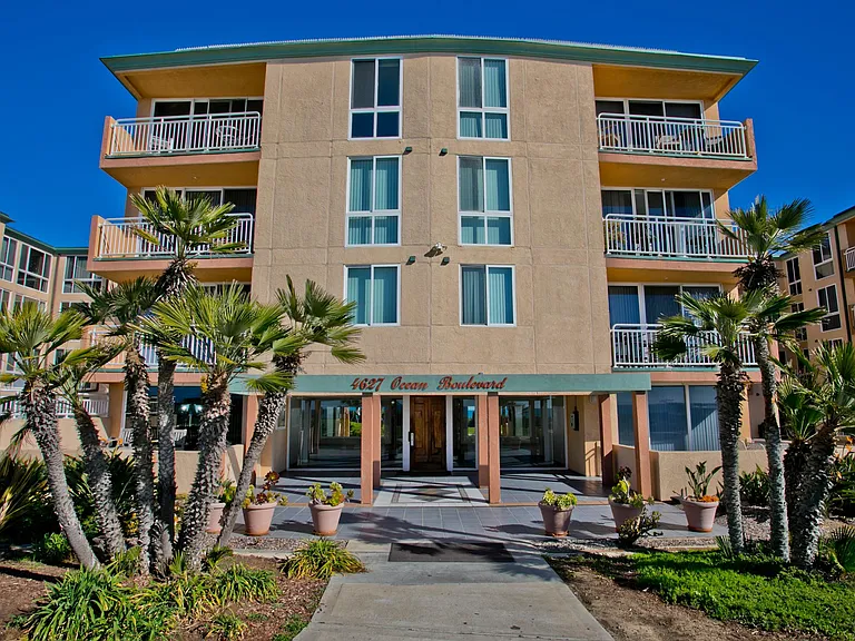 4627 Ocean Blvd #220 — Photo 49