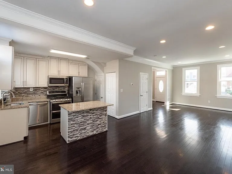 465 Luray Pl NW — Photo 21