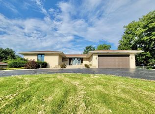 8302 Shaw Rd, Belvidere, IL 61008