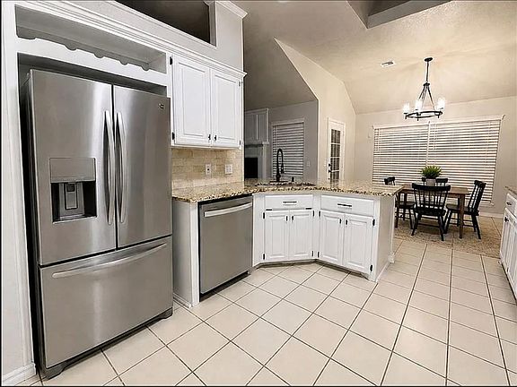 5th image of 4013 Brownwood Ln