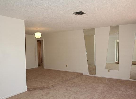 4th image of 1118 NE 11th Ter