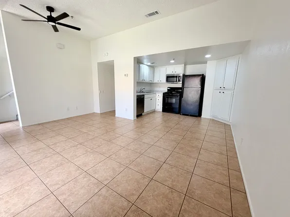 73881 Fred Waring Dr #C4, Palm Desert, CA 92260