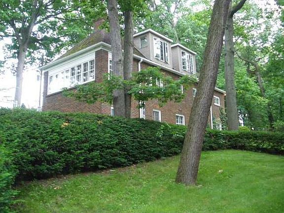 2nd image of 440 Forest Dr