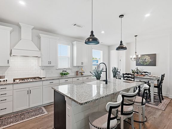 3rd image of 534 Red Barn Way