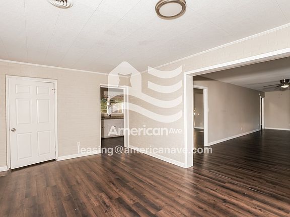 573604_003_living_room_4.jpg