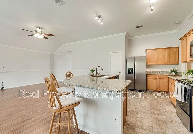 1004 Trickham Dr — Photo 12