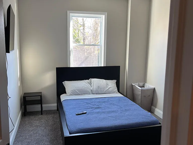 3105 Chelsea Ter — Photo 3