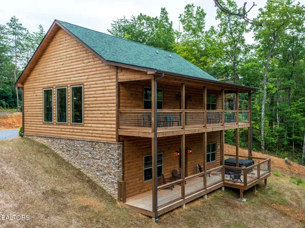 4393 Chamberlain Ln, Sevierville, TN 37862