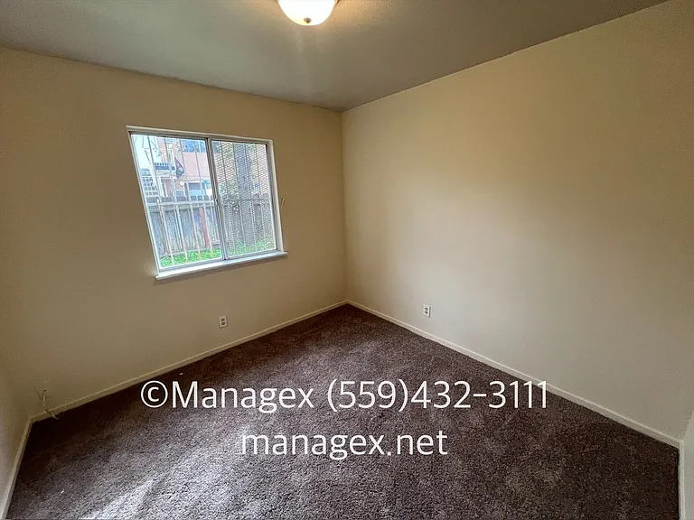 554 S Backer Ave — Photo 12