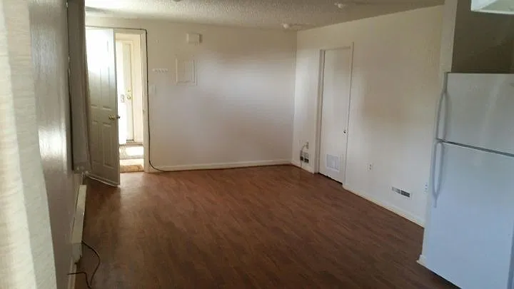 2 bed, 1.0 bath, 1020 sqft, $895 — Photo 3