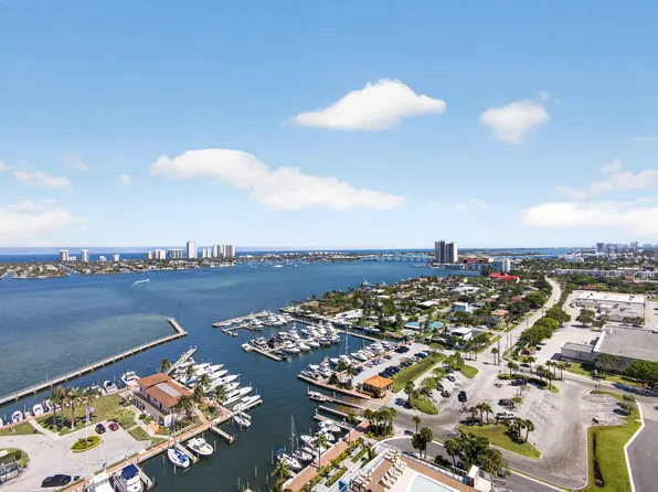 220 Lake Shore Dr, West Palm Beach, FL
