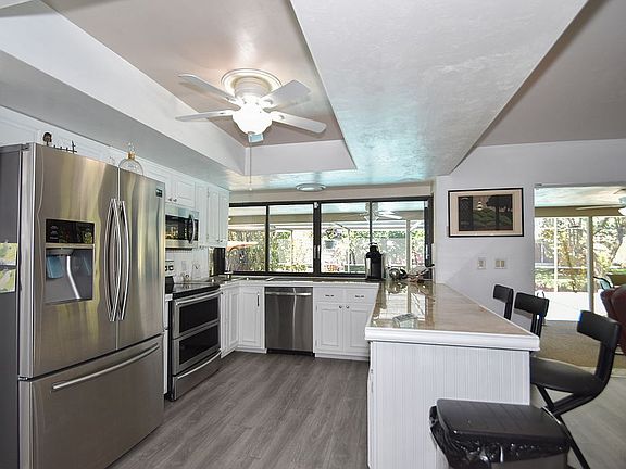 4th image of 6591 Saint Ives Ct