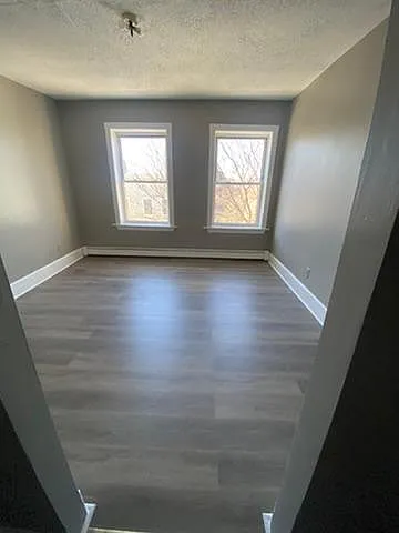 3 bed, 1200 sqft, $2,650 — Photo 2