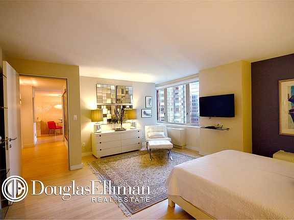 5th image of 322 W 57th St APT 31K1