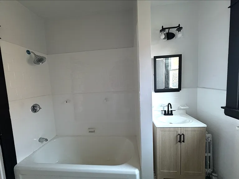 140 Woodbine St #2 — Photo 8