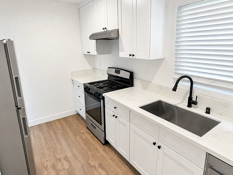 54 Ximeno Ave — Photo 6