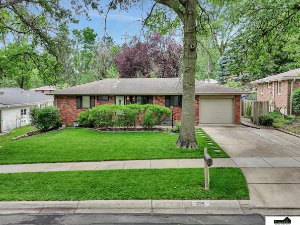 629 Sierra Dr, Lincoln, NE 68505