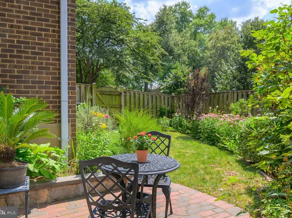 500 S Henry St, Alexandria, VA 22314