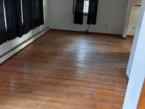 2nd image of 301 Cypress St