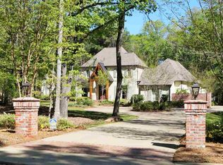 214 Hidden Oaks Dr, Ridgeland, MS 39157