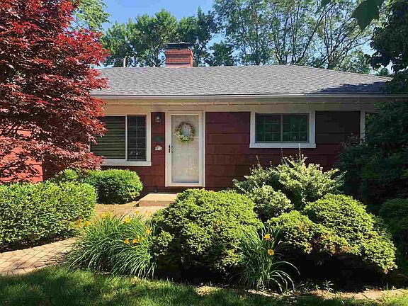 2nd image of 609 W Teton Dr