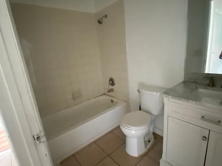 526 Loomis Trl — Photo 9