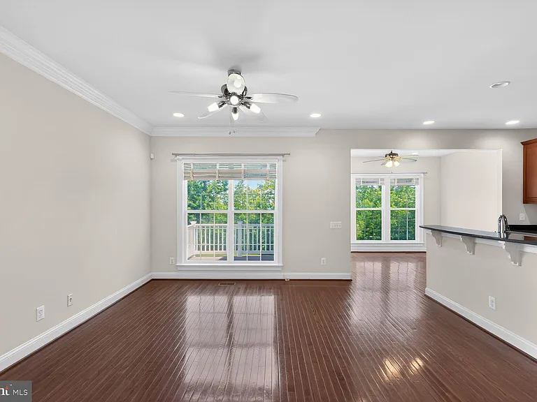 25450 Hopton House Ter — Photo 11