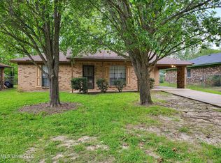 6731 George Washington Dr, Jackson, MS 39213