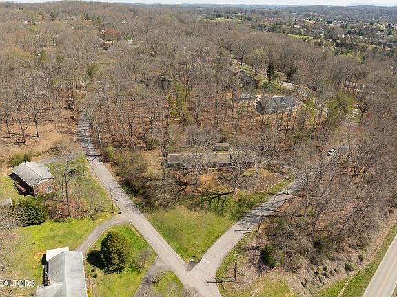 3rd image of 3973 Forest Heights Cir