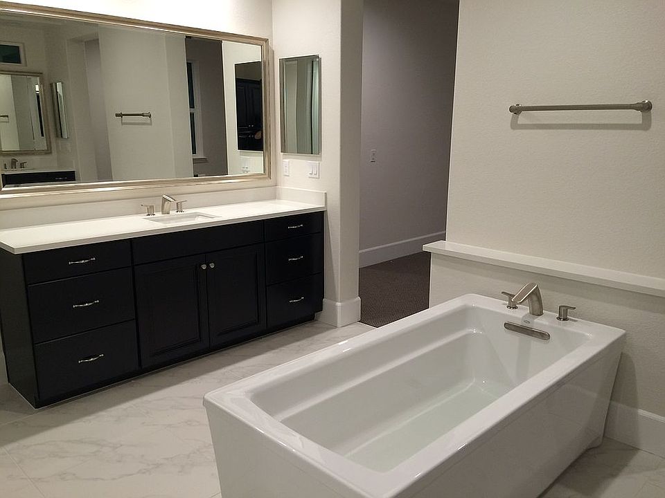 2nd image of 36 Stirling Way