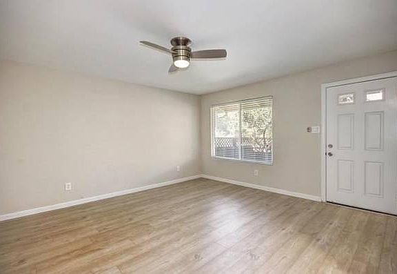 5th image of 4713 Amber Ln