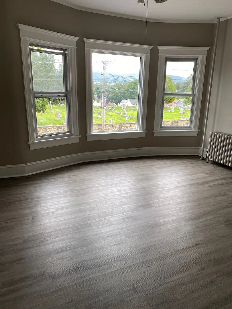 3 BR , 1.5 BA Apartment — Photo 3