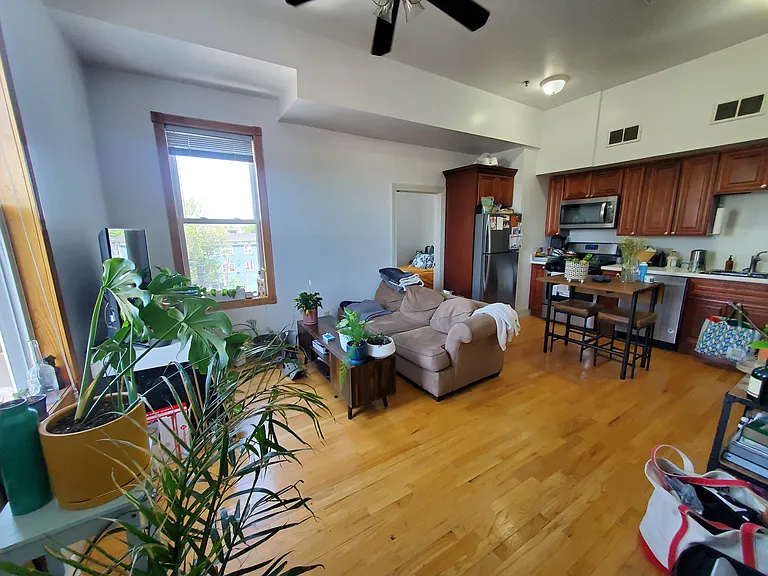 183 Columbia St #204 — Photo 2