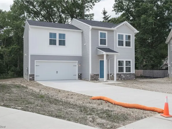 544 Auld Farm Cir, Akron, OH 44320