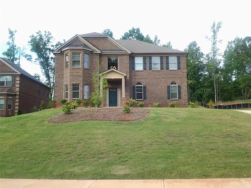 2005 Wentworth Dr photo 1