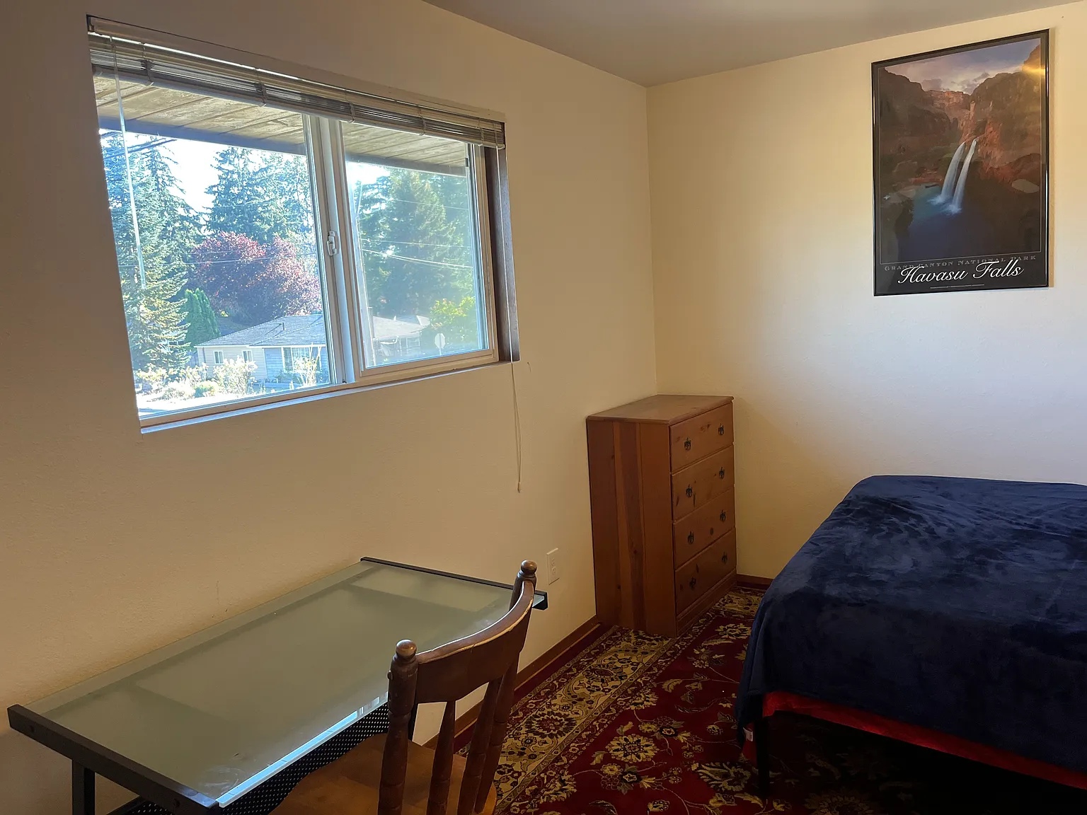 5 bed, 2060 sqft, $1,275 — Photo 3