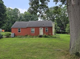 801 Terre Coupe St, Buchanan, MI 49107