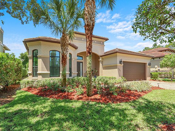 4th image of 1042 NE Savanna Oaks Way